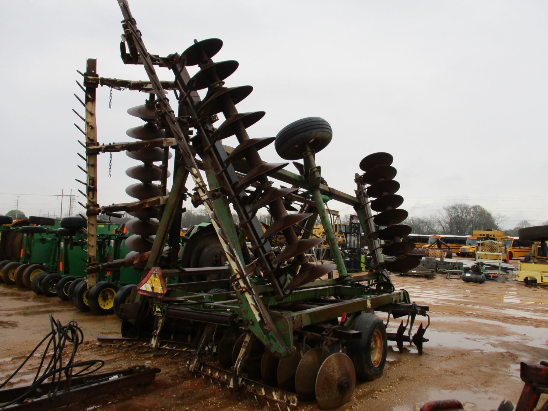 JOHN DEERE T0331 DISC HARROW, W/BUSTER BARS