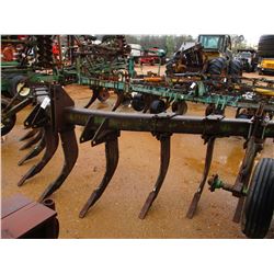 JOHN DEERE E0900 SHANK RIPPER