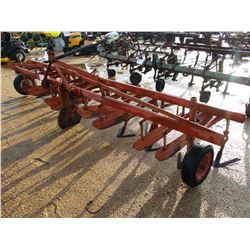 4 ROW CULTIVATOR