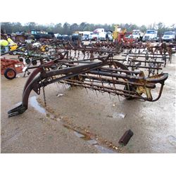 NEW HOLLAND 256 HAY RACK