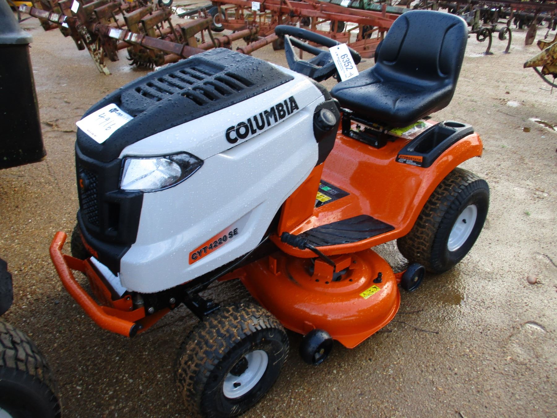 COLUMBIA CYT4220 SE RIDING MOWER, VIN/SN1C107H40095 42", (UNUSED