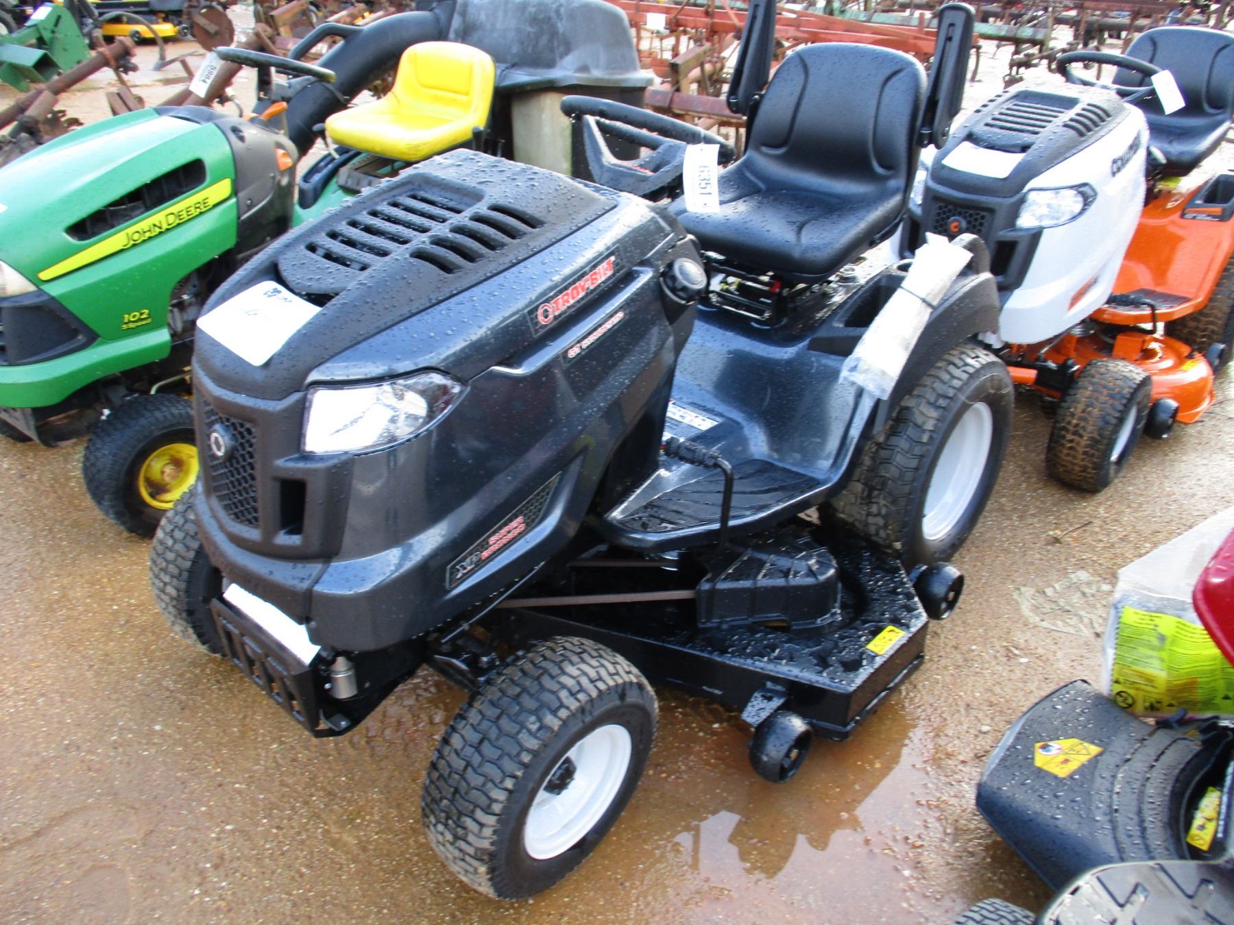 TROY-BILT SUPER BRONCO RIDING MOWER, VIN/SN:1E307H40163 - 24", METER