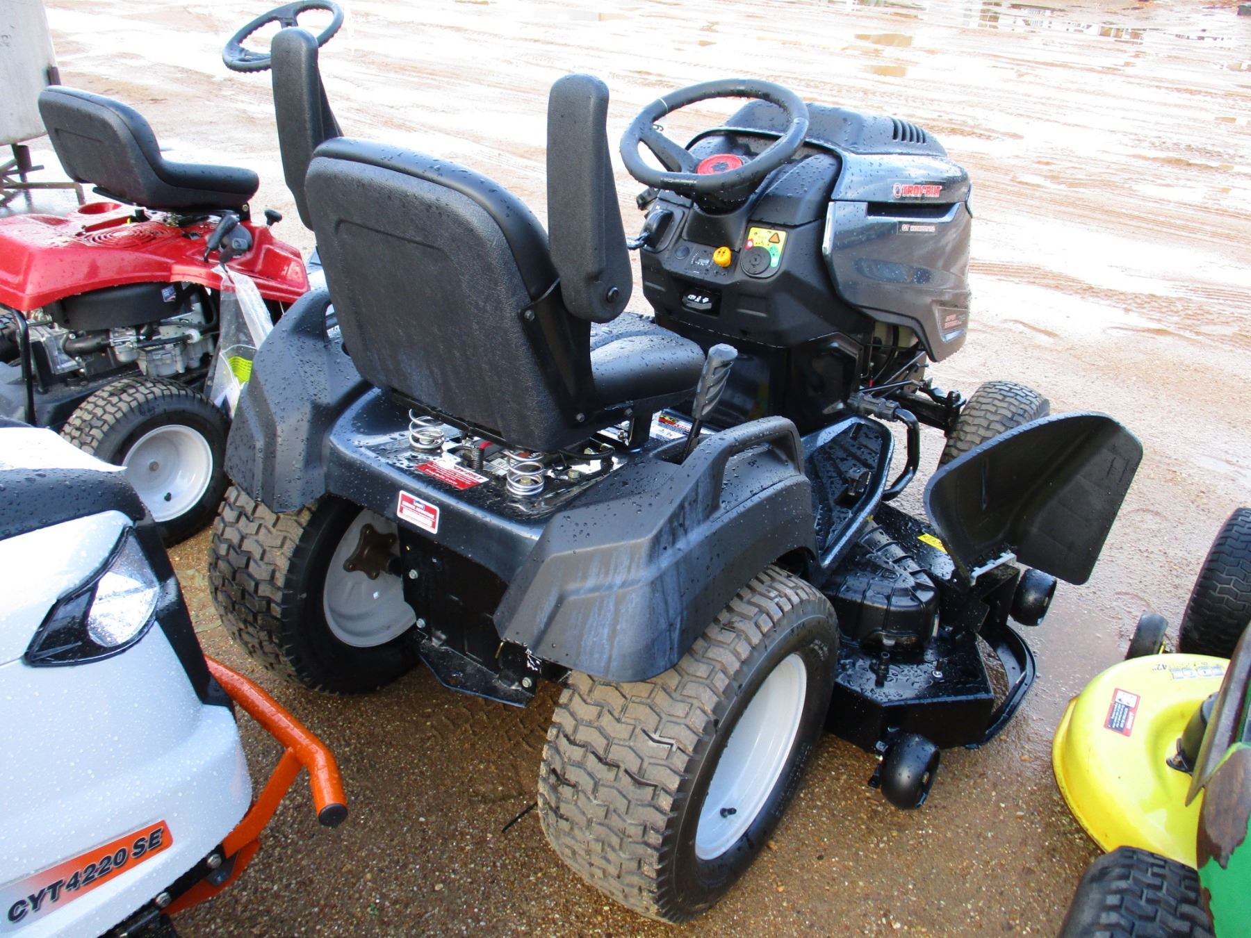 TROY-BILT SUPER BRONCO RIDING MOWER, VIN/SN:1E307H40163 - 24", METER