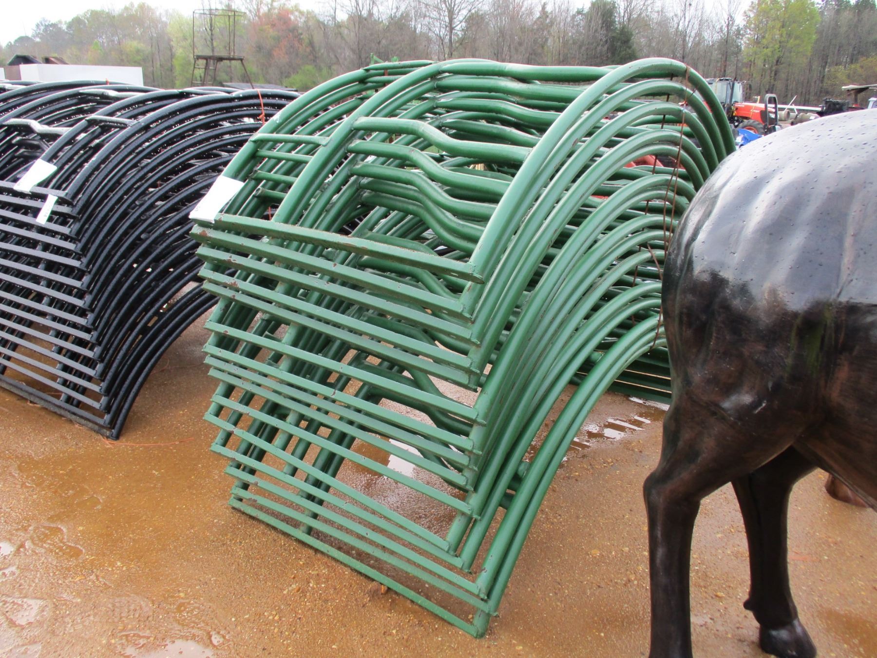 5 ROUND HAY BALE FEEDER