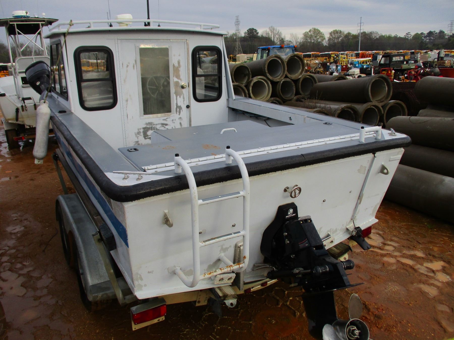 SEA ARK VIN/SNSAMA0661E696 19' FIBERGLASS BOAT, ENCLOSED CABIN