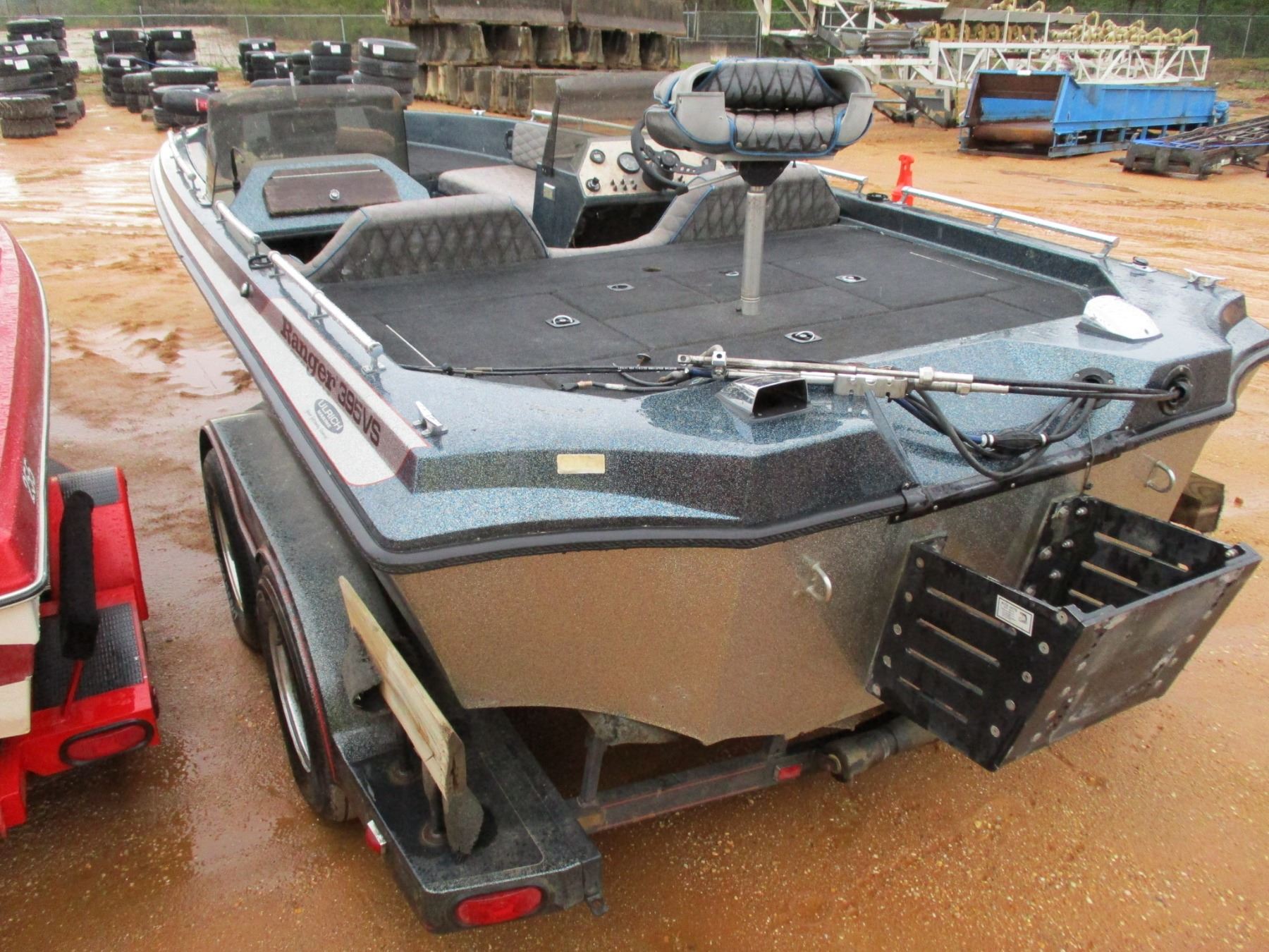 RANGER 395VS FIBERGLASS BASS BOAT, VIN/SNRNG2A332C292 MOTOR GUIDE