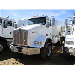 2009 KENWORTH T800 CONCRETE MIXER, VIN/SN:1NKDLF0X89J244266 - T/A, 350 HP CAT C9 DIESEL ENGINE, 8LL 