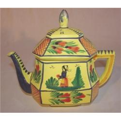 Quimper covered teapot