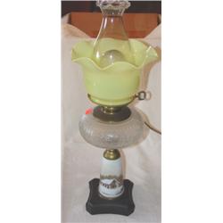 Victorian china stemmed table lamp