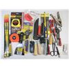Image 1 : FLAT OF NEW TOOLS INCLUDING, TAPE MEASURES,