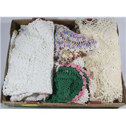 FLAT OF ASSORTED DOILIES