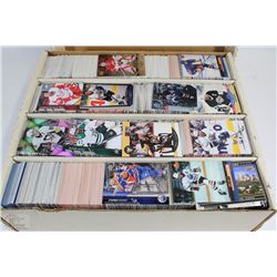 BOX OF 3000+ HOCKEY CARDS