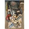 Image 1 : BOX WITH ASSORTED DECORATIVE PIECES