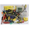 Image 1 : BOX OF ASSORTED HAND TOOLS