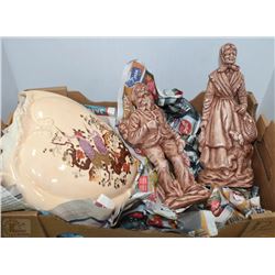 VINTAGE VASE WITH 2 VINTAGE ORNAMENTS