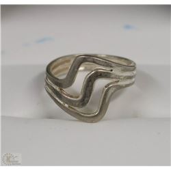 .925 SILVER RING SIZE 6.5