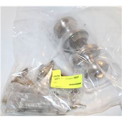 KEYED LOCK DOOR HANDLE