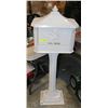 Image 1 : WHITE STANDING MAIL BOX