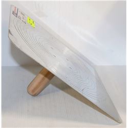 ALUMINUM DRYWALL HAWK