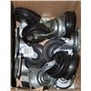 Image 1 : BOX OF SMALL CASTORS