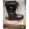 Image 1 : ACTION SIZE 8W CSA APPROVED INSULATED RUBBER BOOTS