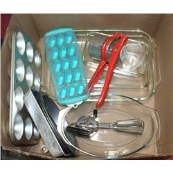 BOX W/BAKING ACCESSORIES INCL. 3-PC PYREX