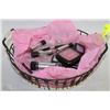 Image 1 : BASKET OF NEW MAKEUP