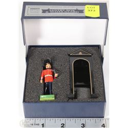 SENTRY BOX & SCOTS GUARD SET