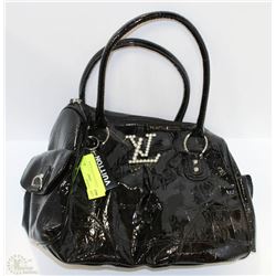 REPLICA LOUIS VUITTON BLACK PURSE