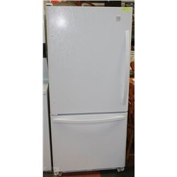 WHITE KENMORE REFRIGERATOR BOTTOM FREEZER