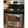 Image 1 : GE 5 BURNER GLASS TOP STOVE WITH AUTOMATIC OVEN