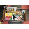 Image 1 : LARGE BOX OF ARTS & CRAFTS ITEMS