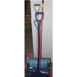 LOT OF 3 SHOVELS AND BROOM