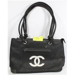 REPLICA CHANEL BLACK PURSE WITH WHITE LOGO
