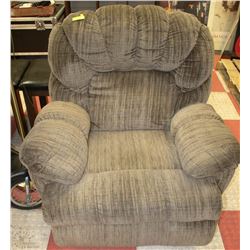 LARGE FABRIC RECLINER