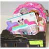 Image 1 : BOX OF MISC GIRLS ITEMS INCL MINNIE MOUSE SIPPY