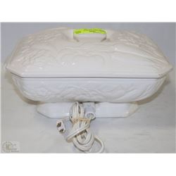 ELECTRIC WHITE PORCELAINE CASSEROLE SERVING DISH