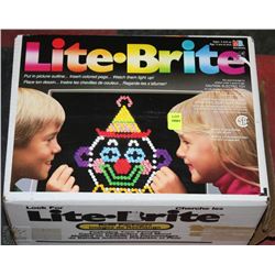 LITEBRITE SET INCL PRE-CODED PICTURES & PEGS (1991