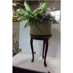 ROUND WOOD PLANTSTAND & LEATHER PLANTER W/ FLORAL