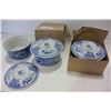 Image 1 : 4 BLUE & WHITE PORCLEAN SERVING BOWLS W/ LIDS