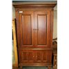 Image 1 : WOOD ARMOIRE