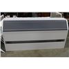 Image 1 : PALLISAR HEEADBOARD W/STORAGE