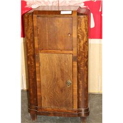 VINTAGE 2 DOOR CABINET