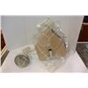 Image 1 : NEW MODERN CHANDELIER IN BOX