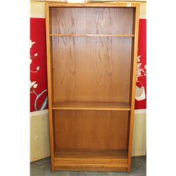 OAK BOOKSHELF