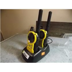MOTOROLLA WALKIE TALKIES WITH CHARGING STAND