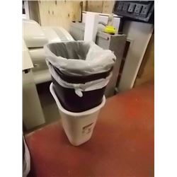 LOT OF 4 SMALL TO MEDIUM GARBAGE CANS