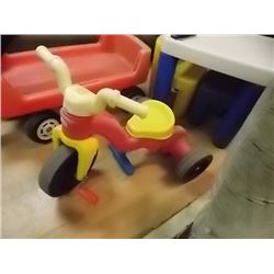 TRICYCLE- "FISHER PRICE"