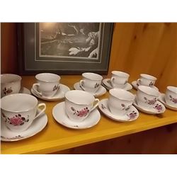 TEA CUPS AND SAUCERS - 20 PIECE TTL