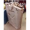 Image 1 : VINTAGE METAL GAS CAN